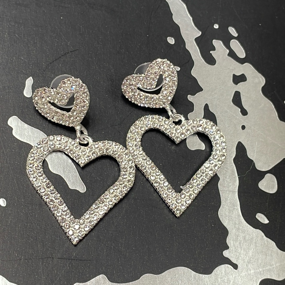 🎉HOST PICK🎉 NEW Silver Plated Double heart pave’ rhinestone earrings - Picture 3 of 5